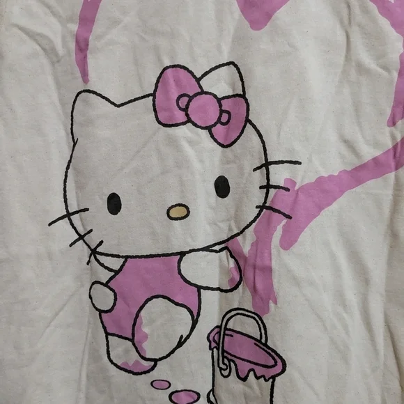 Sanrio Hello Kitty T-shirt NWT Medium - Picture 3 of 8